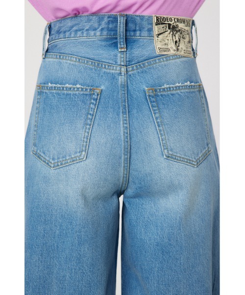 RODEO CROWNS WIDE BOWL(ロデオクラウンズワイドボウル)の「ダメージDENIM バミューダパンツ(デニムパンツ・レディース・ブラック/ブルー・SMALL/MEDIUM)」の21枚目の写真