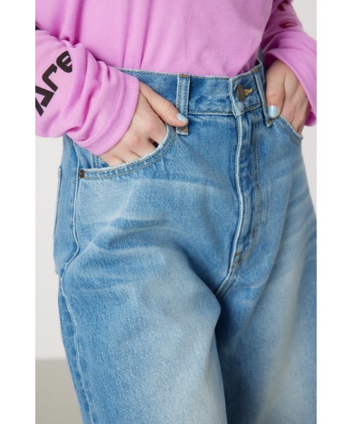 RODEO CROWNS WIDE BOWL(ロデオクラウンズワイドボウル)の「ダメージDENIM バミューダパンツ(デニムパンツ・レディース・ブラック/ブルー・SMALL/MEDIUM)」の22枚目の写真