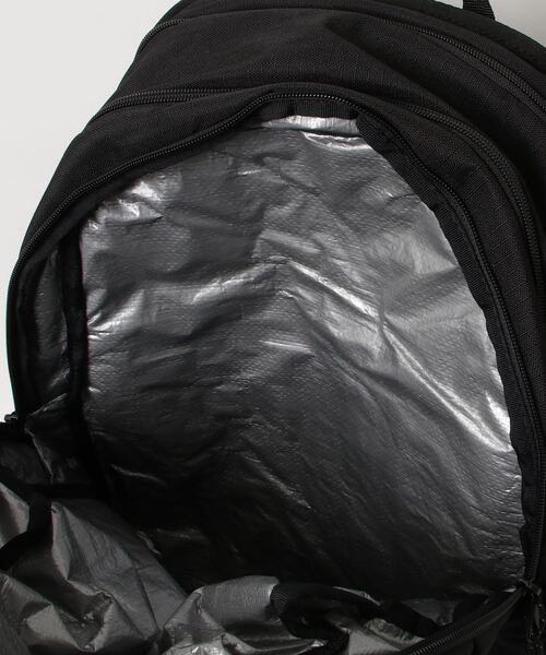 NIKE（ナイキ）の「【NIKE/ナイキ 】トラック バックパック (容量:約27L）（バックパック/リュック・メンズ・ブラック/ブラック系・FREE）」の14枚目の写真
