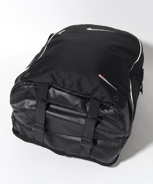 NIKE（ナイキ）の「【NIKE/ナイキ 】トラック バックパック (容量:約27L）（バックパック/リュック・メンズ・ブラック/ブラック系・FREE）」の7枚目の写真