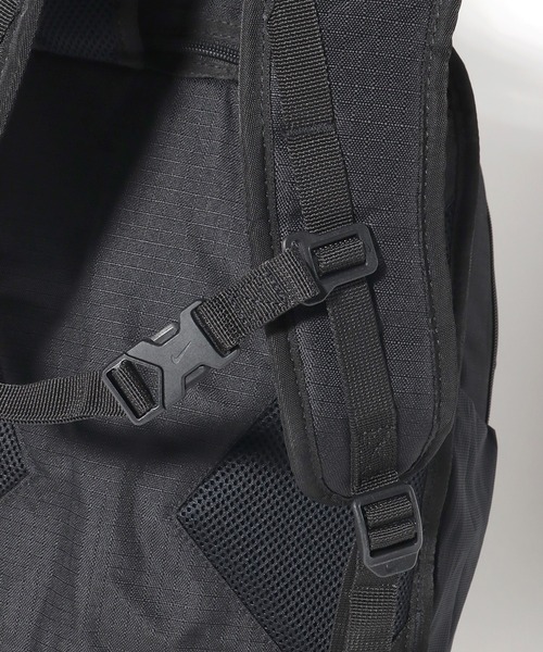NIKE（ナイキ）の「【NIKE/ナイキ 】トラック バックパック (容量:約27L）（バックパック/リュック・メンズ・ブラック/ブラック系・FREE）」の17枚目の写真