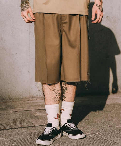 Subciety（サブサエティ）の「Wool trouser shorts（スラックス・メンズ・ブラック/ベージュ・MEDIUM/SMALL/X-LARGE/LARGE）」の2枚目の写真