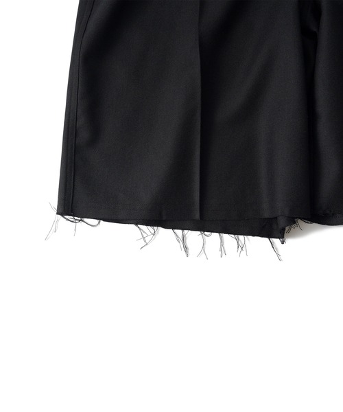 Subciety（サブサエティ）の「Wool trouser shorts（スラックス・メンズ・ブラック/ベージュ・MEDIUM/SMALL/X-LARGE/LARGE）」の4枚目の写真