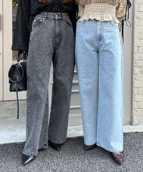 continuer de NICE CLAUP（コンティニューデナイスクラップ）の「【履くだけで一目置かれる存在に！】ストーン付デニムパンツ（デニムパンツ・レディース・ブラック/ブルー系その他/ケミカルウォッシュ・MEDIUM/LARGE）」の2枚目の写真