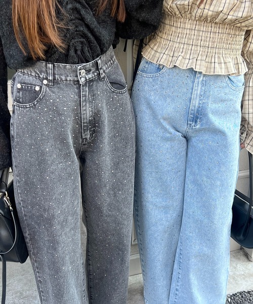 continuer de NICE CLAUP（コンティニューデナイスクラップ）の「【履くだけで一目置かれる存在に！】ストーン付デニムパンツ（デニムパンツ・レディース・ブラック/ブルー系その他/ケミカルウォッシュ・MEDIUM/LARGE）」の4枚目の写真