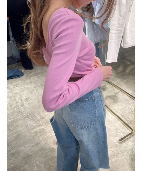 EVRIS(エヴリス)の「【WEB限定】バックオープンリブトップス(Tシャツ/カットソー・レディース・ホワイト/ブラック/ピンク/モカ・FREE)」の4枚目の写真