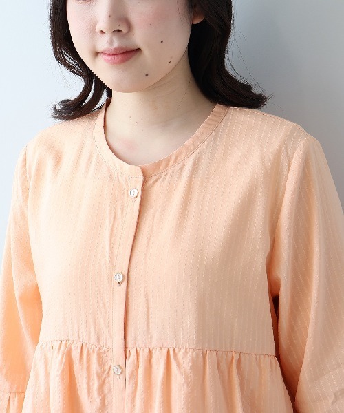 leswel（レスウェル）の「【L～5L 大きいサイズ】ドビーストライプ前開きティアードブラウス 7分袖（シャツ/ブラウス・レディース・オレンジ/クリーム/ブルー・L/LL/5L/3L/4L）」の17枚目の写真
