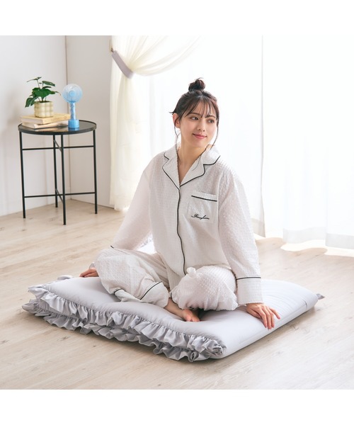 Francfranc（フランフラン）の「【オンラインショップ限定】フリル ごろ寝マット 700×1800 グレー（ラグ/マット・レディース・グレー・FREE）」の15枚目の写真