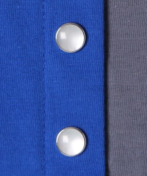 agnes b.(アニエスベー)の「JF59 L CARDIGAN ベビー カーディガン(カーディガン/ボレロ・キッズ・ブルー系その他・18M/1YEAR/2YEAR)」の4枚目の写真