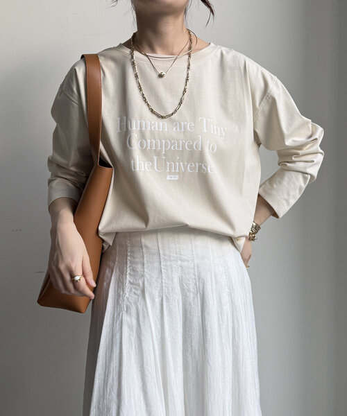 DouDou（ドゥドゥ）の「【WEB限定】HUMAN ARE TINY ロンTEE（Tシャツ/カットソー・レディース・ホワイト/ブラック/ベージュ・FREE）」の16枚目の写真