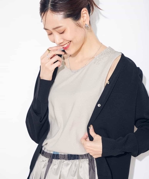 a.v.v(アーヴェヴェ)の「モチーフレースタンクトップ(Tシャツ/カットソー・レディース・ホワイト/ブラック/ベージュ・40/38/42/36/34)」の1枚目の写真