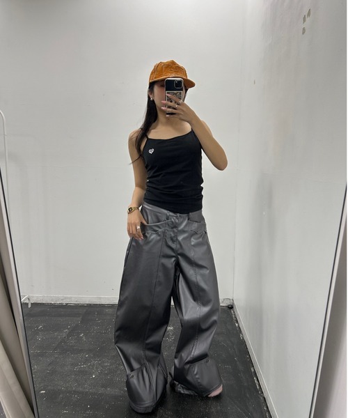 flap leather pants（その他パンツ）｜HTH（エイチティーエイチ）の