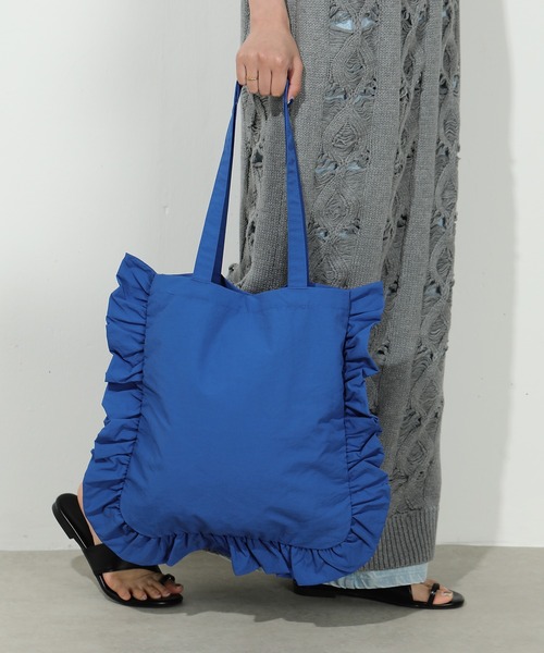 emesuelee(エメスーリー)の「ナイロンフリルトートバッグ(トートバッグ・レディース・グリーン/イエロー/ブルー/レッド/ブラック・フリー)」の3枚目の写真