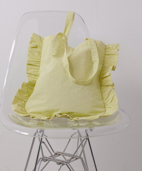 emesuelee(エメスーリー)の「ナイロンフリルトートバッグ(トートバッグ・レディース・グリーン/イエロー/ブルー/レッド/ブラック・フリー)」の12枚目の写真