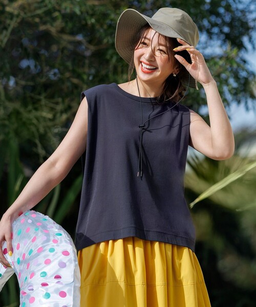 UNFILO(アンフィーロ)の「ドライタッチフライス ノースリーブT(Tシャツ/カットソー・レディース・ホワイト系/ピンク系/ブラック系/グレー系・LARGE/SMALL/MEDIUM)」の4枚目の写真