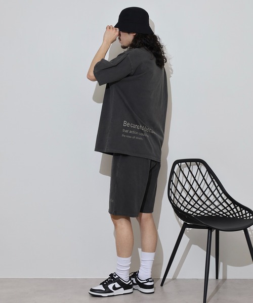 MMMM（エムエムエムエム）の「MMMM 古着風　ヴィンテージ　ピグメント加工　セットアップ　Tシャツ　ショートパンツ（セットアップ・メンズ・グレイッシュベージュ/ブラック・XL/L/M）」の10枚目の写真