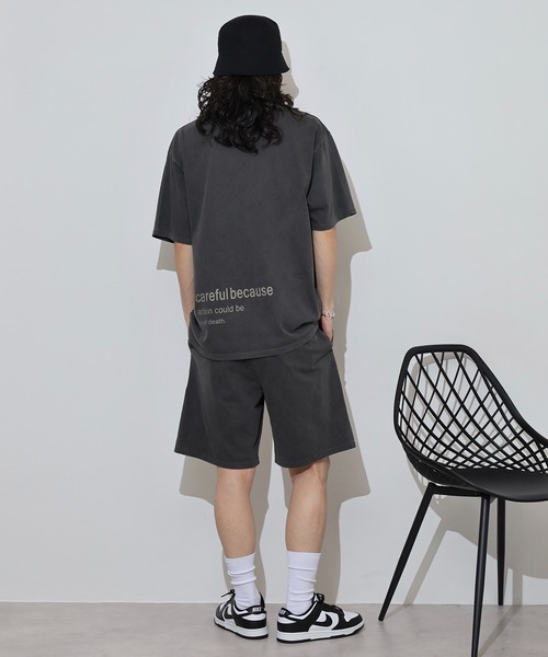 MMMM（エムエムエムエム）の「MMMM 古着風　ヴィンテージ　ピグメント加工　セットアップ　Tシャツ　ショートパンツ（セットアップ・メンズ・グレイッシュベージュ/ブラック・XL/L/M）」の11枚目の写真