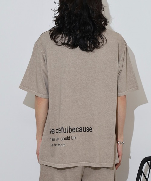 MMMM（エムエムエムエム）の「MMMM 古着風　ヴィンテージ　ピグメント加工　セットアップ　Tシャツ　ショートパンツ（セットアップ・メンズ・グレイッシュベージュ/ブラック・XL/L/M）」の17枚目の写真