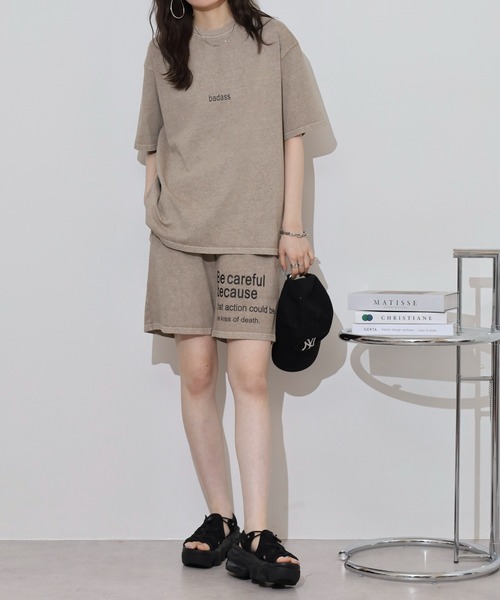 MMMM（エムエムエムエム）の「MMMM 古着風　ヴィンテージ　ピグメント加工　セットアップ　Tシャツ　ショートパンツ（セットアップ・メンズ・グレイッシュベージュ/ブラック・XL/L/M）」の6枚目の写真