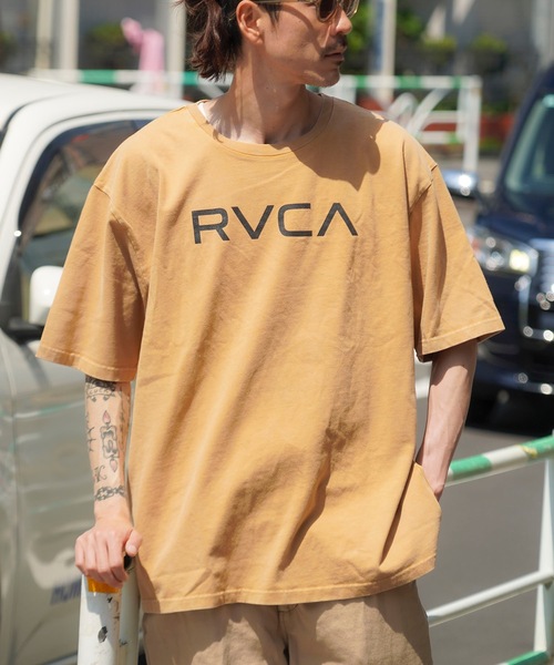 RVCA（ルーカ）の「RVCA メンズ DAY DREAM RVCA SS Tシャツ 【2025年春夏モデル】/ルーカ半袖ロゴTシャツ（Tシャツ/カットソー・メンズ・グリーン系その他/ブラック/マスタード/グレー系その他/ホワイト・X-LARGE/LARGE/MEDIUM/SMALL）」の19枚目の写真