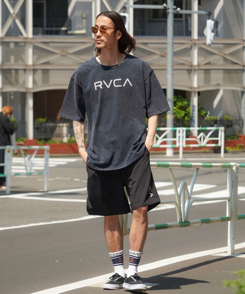 RVCA（ルーカ）の「RVCA メンズ DAY DREAM RVCA SS Tシャツ 【2025年春夏モデル】/ルーカ半袖ロゴTシャツ（Tシャツ/カットソー・メンズ・グリーン系その他/ブラック/マスタード/グレー系その他/ホワイト・X-LARGE/LARGE/MEDIUM/SMALL）」の7枚目の写真