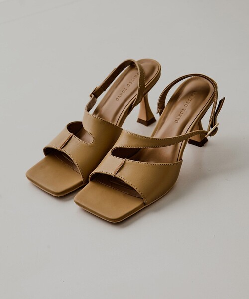 UNITED TOKYO(ユナイテッドトウキョウ)の「【ZOZO限定!】Cow Leather Curvy Mule|美脚見え/本革(サンダル・レディース・ブラック/ベージュ/レッド・1/2)」の11枚目の写真