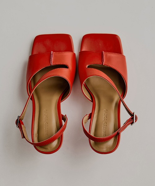 UNITED TOKYO(ユナイテッドトウキョウ)の「Cow Leather Curvy Mule|美脚見え/本革/夏小物/サンダル/牛革(サンダル・レディース・ブラック/ベージュ/レッド・1/2)」の10枚目の写真