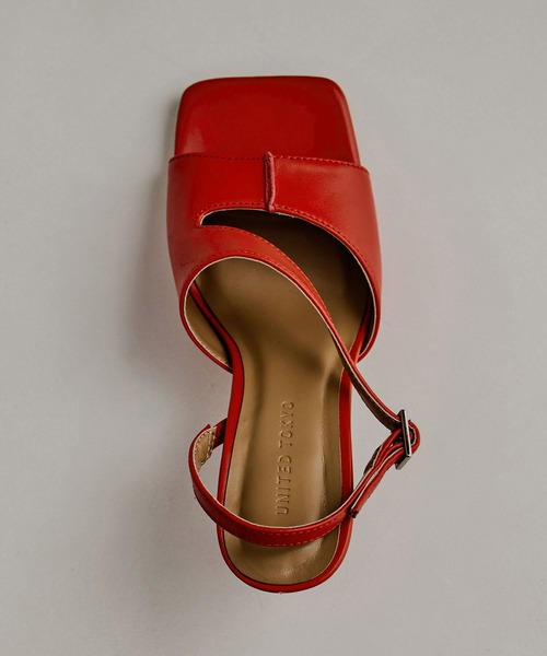 UNITED TOKYO(ユナイテッドトウキョウ)の「Cow Leather Curvy Mule|美脚見え/本革/夏小物/サンダル/牛革(サンダル・レディース・ブラック/ベージュ/レッド・1/2)」の11枚目の写真