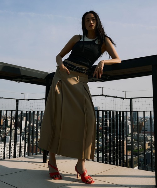 UNITED TOKYO(ユナイテッドトウキョウ)の「Cow Leather Curvy Mule|美脚見え/本革/夏小物/サンダル/牛革(サンダル・レディース・ブラック/ベージュ/レッド・1/2)」の14枚目の写真