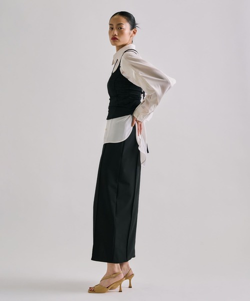 UNITED TOKYO(ユナイテッドトウキョウ)の「Cow Leather Curvy Mule|美脚見え/本革/夏小物/サンダル/牛革(サンダル・レディース・ブラック/ベージュ/レッド・1/2)」の19枚目の写真
