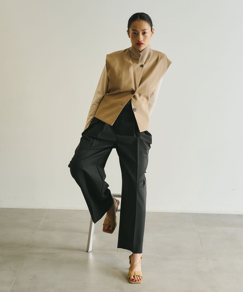 UNITED TOKYO(ユナイテッドトウキョウ)の「Cow Leather Curvy Mule|美脚見え/本革/夏小物/サンダル/牛革(サンダル・レディース・ブラック/ベージュ/レッド・1/2)」の20枚目の写真