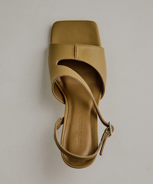 UNITED TOKYO(ユナイテッドトウキョウ)の「Cow Leather Curvy Mule|美脚見え/本革/夏小物/サンダル/牛革(サンダル・レディース・ブラック/ベージュ/レッド・1/2)」の22枚目の写真