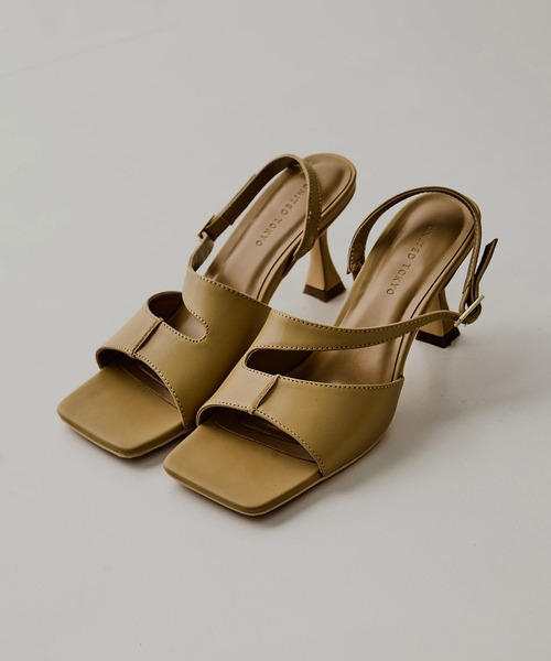 UNITED TOKYO(ユナイテッドトウキョウ)の「Cow Leather Curvy Mule|美脚見え/本革/夏小物/サンダル/牛革(サンダル・レディース・ブラック/ベージュ/レッド・1/2)」の21枚目の写真