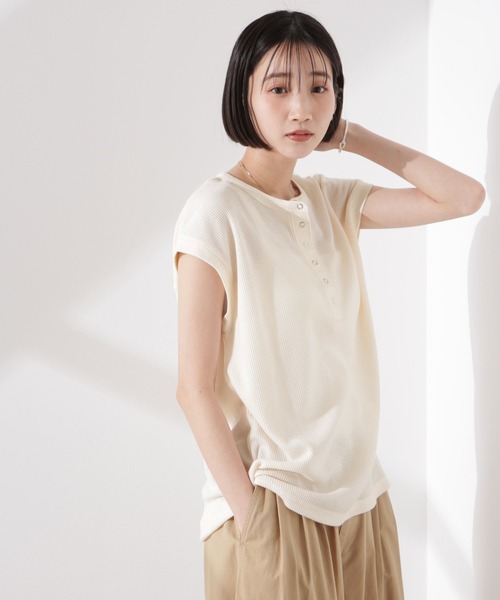 NANO universe(ナノユニバース)の「ワッフルヘンリーノースリーブトップス(Tシャツ/カットソー・レディース・オートミール/ブラック/ブルー・FREE)」の20枚目の写真