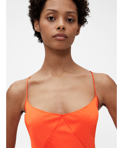 GapStudio(ギャップスタジオ)の「Gapstudio サテン スリップドレス(ワンピース・レディース・ブラック/ネイビー/オレンジ/ベージュ・2/4/6/00/0)」の18枚目の写真