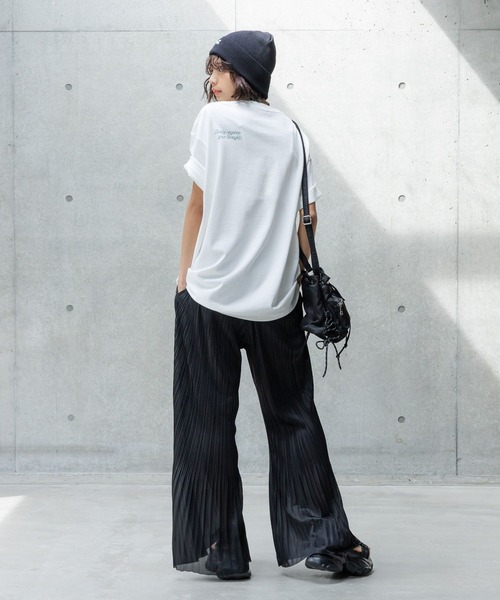 PAGEBOY（ページボーイ）の「エンブロイダリーロゴＴシャツ（Tシャツ/カットソー・レディース・オフホワイト/チャコールグレー/ブルー系その他・LARGE/MEDIUM）」の4枚目の写真