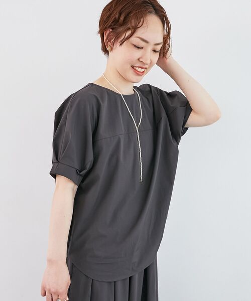 le.coeur blanc(ルクールブラン)の「《接触冷感》ナイロンストレッチスリーブタックブラウス(シャツ/ブラウス・レディース・ダークグレー/カーキオリーブ/オレンジ・38)」の12枚目の写真