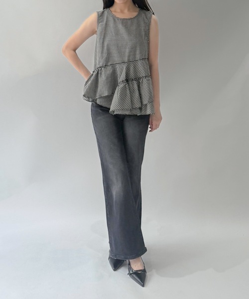 on:nue（オンニュ）の「【on:nue】[2色展開/3サイズ展開]  美脚デニムキックフレアパンツ（デニムパンツ・レディース・ブラック/ブルー・SMALL/MEDIUM/LARGE）」の7枚目の写真