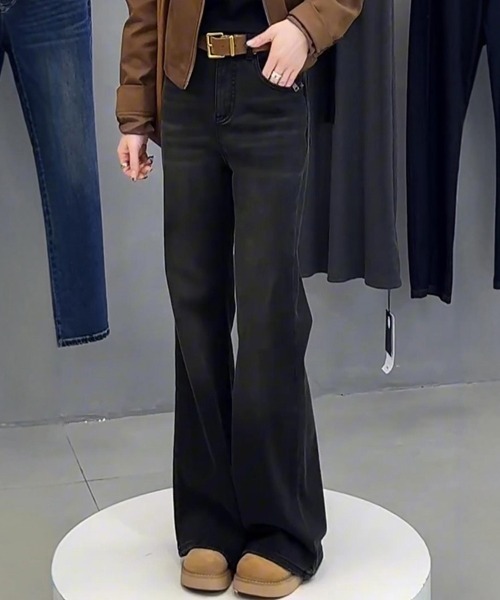 on:nue（オンニュ）の「【on:nue】[2色展開/3サイズ展開]  美脚デニムキックフレアパンツ（デニムパンツ・レディース・ブラック/ブルー・SMALL/MEDIUM/LARGE）」の9枚目の写真