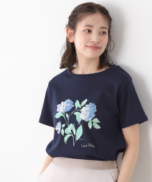 LAURA ASHLEY(ローラアシュレイ)の「【コットン100%/洗える】ハイドランジア柄Tシャツ(Tシャツ/カットソー・レディース・サックスブルー/オフホワイト/ネイビー・38/40)」の12枚目の写真
