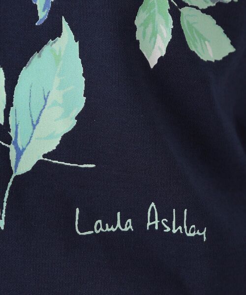 LAURA ASHLEY(ローラアシュレイ)の「【コットン100%/洗える】ハイドランジア柄Tシャツ(Tシャツ/カットソー・レディース・サックスブルー/オフホワイト/ネイビー・38/40)」の15枚目の写真