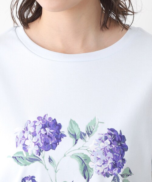 LAURA ASHLEY(ローラアシュレイ)の「【コットン100%/洗える】ハイドランジア柄Tシャツ(Tシャツ/カットソー・レディース・サックスブルー/オフホワイト/ネイビー・38/40)」の19枚目の写真