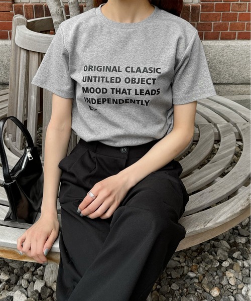 LE MORE(リモア)の「マルチロゴプリントTシャツ(Tシャツ/カットソー・レディース・グレー/アイボリー・FREE)」の3枚目の写真