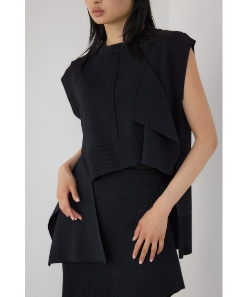 PLUS(プラス)の「【PLUS】アシンメトリードレープニットベスト(ベスト・レディース・ブラック/グレー系その他/ブラック系その他・FREE)」の2枚目の写真