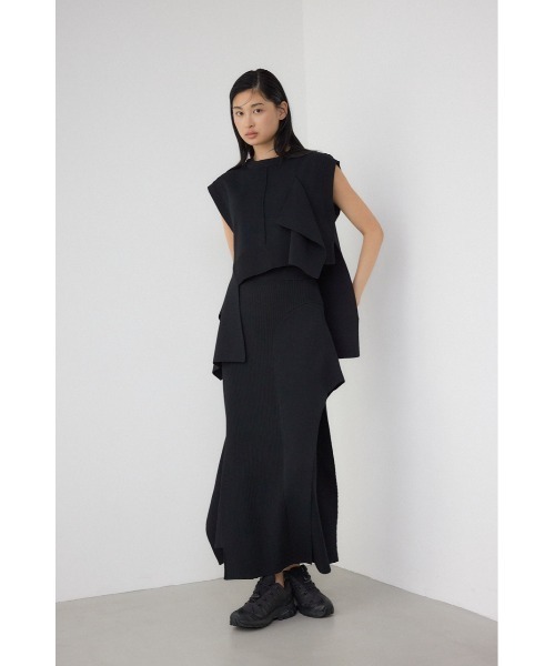 PLUS(プラス)の「【PLUS】アシンメトリードレープニットベスト(ベスト・レディース・ブラック/グレー系その他/ブラック系その他・FREE)」の5枚目の写真