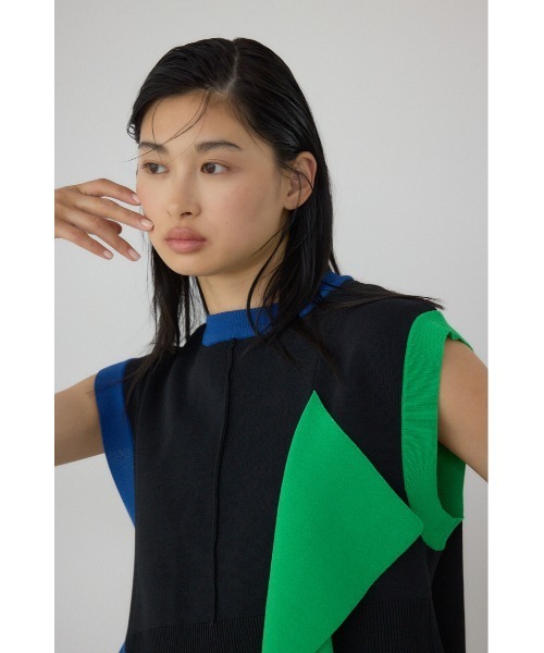 PLUS(プラス)の「【PLUS】アシンメトリードレープニットベスト(ベスト・レディース・ブラック/グレー系その他/ブラック系その他・FREE)」の15枚目の写真