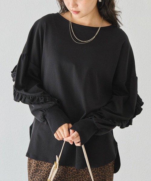 LAVEANGE(ラビアンジェ)の「フリル切替ポンチプルオーバー(Tシャツ/カットソー・レディース・ブラック/グレイッシュベージュ/オフホワイト・M/LL/3L/4L/5L)」の3枚目の写真