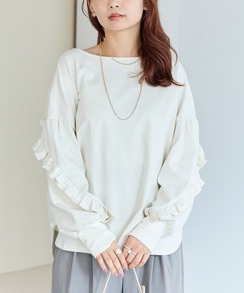 LAVEANGE(ラビアンジェ)の「フリル切替ポンチプルオーバー(Tシャツ/カットソー・レディース・ブラック/グレイッシュベージュ/オフホワイト・M/LL/3L/4L/5L)」の4枚目の写真