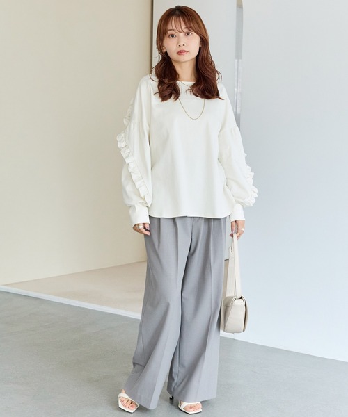 LAVEANGE(ラビアンジェ)の「フリル切替ポンチプルオーバー(Tシャツ/カットソー・レディース・ブラック/グレイッシュベージュ/オフホワイト・M/LL/3L/4L/5L)」の9枚目の写真