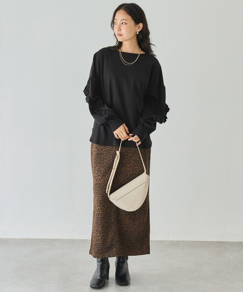 LAVEANGE(ラビアンジェ)の「フリル切替ポンチプルオーバー(Tシャツ/カットソー・レディース・ブラック/グレイッシュベージュ/オフホワイト・M/LL/3L/4L/5L)」の19枚目の写真